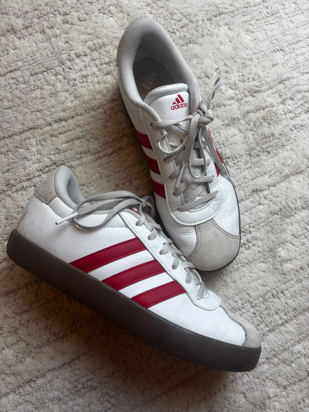 Adidas White Red Stripe Gum Sole Sneakers Youth Size 7 - womens 8.5